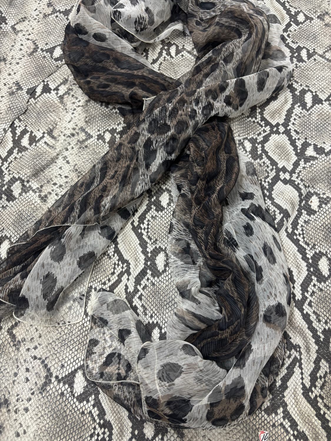 “Vintage” Leopard White&Brown Scarf 상품이미지5