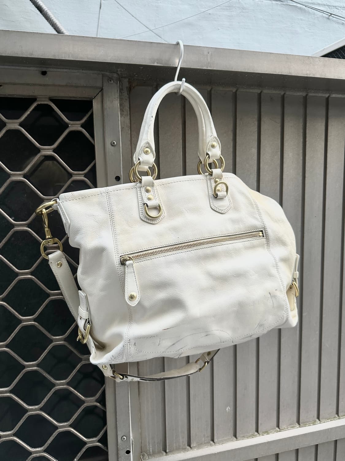 Coach stud leather shoulder bag 상품이미지7