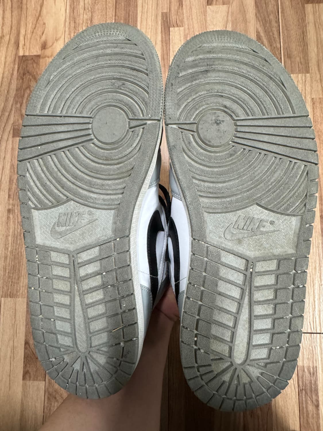 조던1 미드 라이트 스모크 그레이 270 상품이미지8