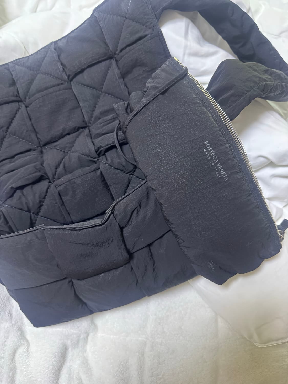 보테가베네타 패디드 카세트백 상품이미지2