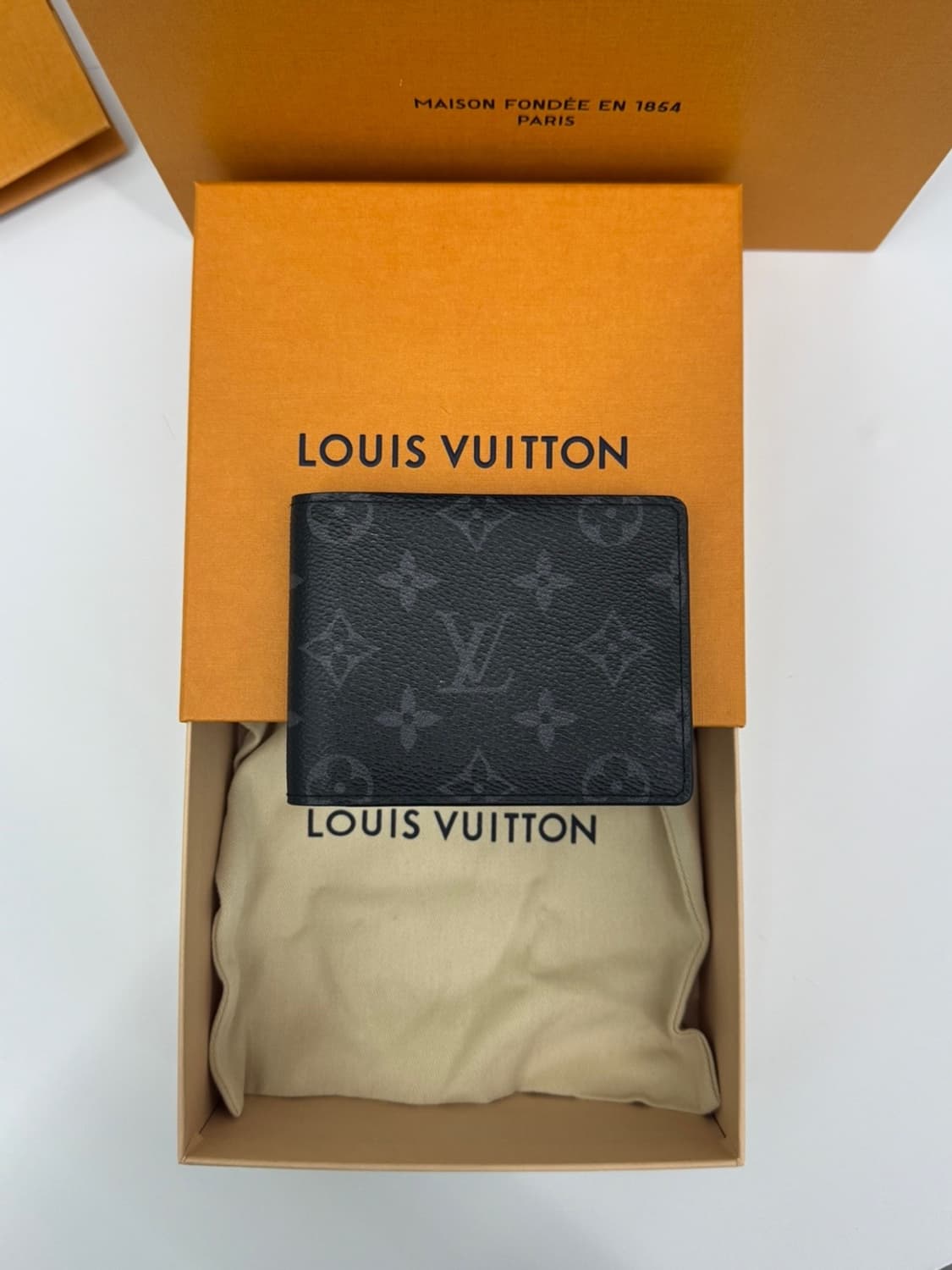 [백화점] 루이비통 멀티플 월렛 모노그램 이클립스 반지갑  450,000 상품이미지1