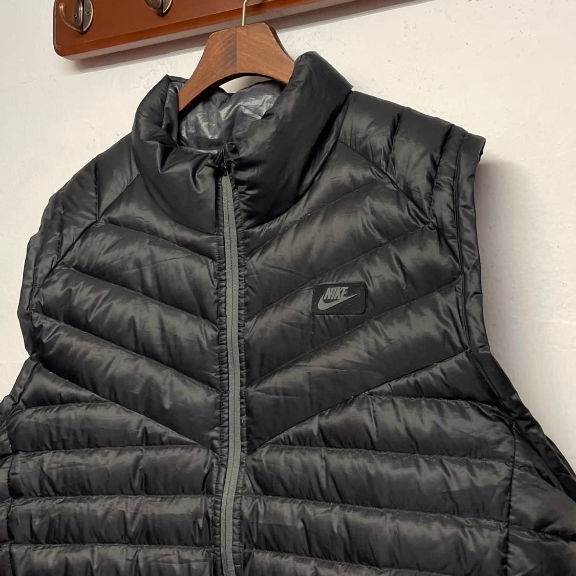 나이키 러닝 블랙 덕 다운 패딩 베스트   상품이미지2