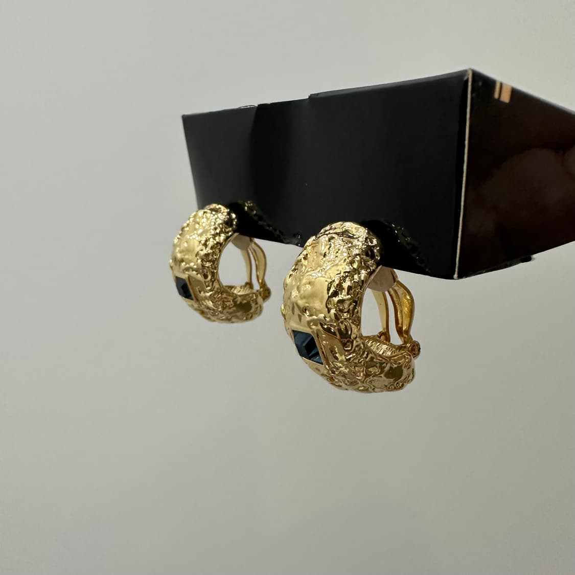 이브생로랑 입생로랑 ysl 프랑스 빈티지 골드 블루 클립온 이어링 상품이미지3