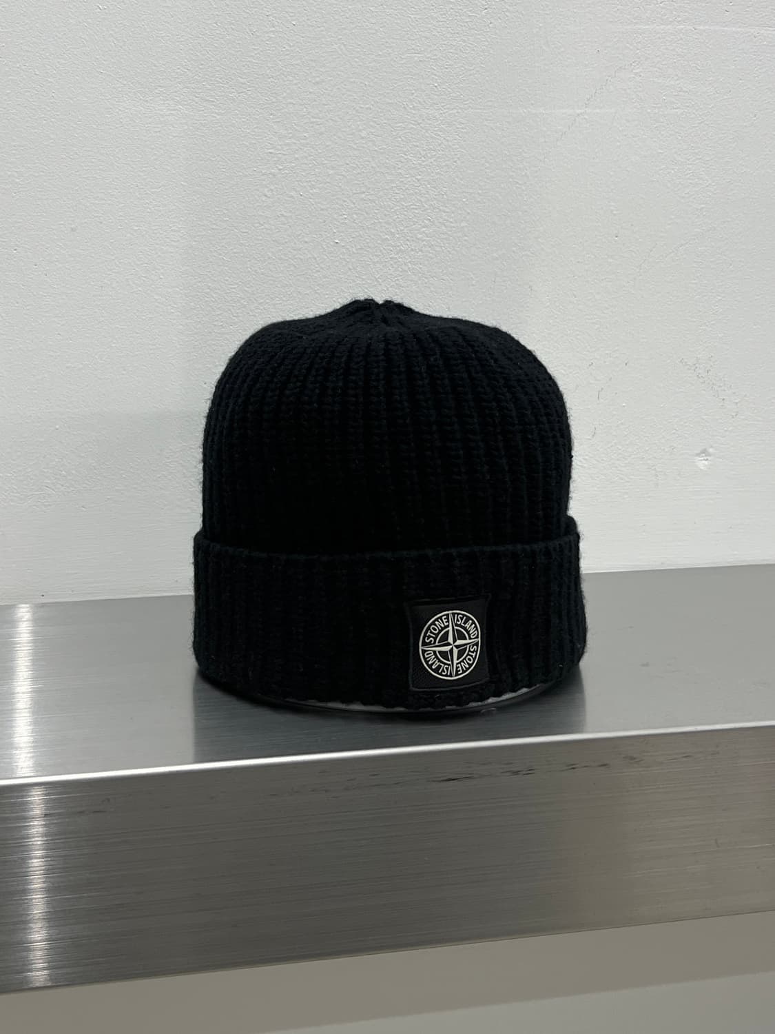 스톤아일랜드 와펜 블랙 울 비니 상품이미지2