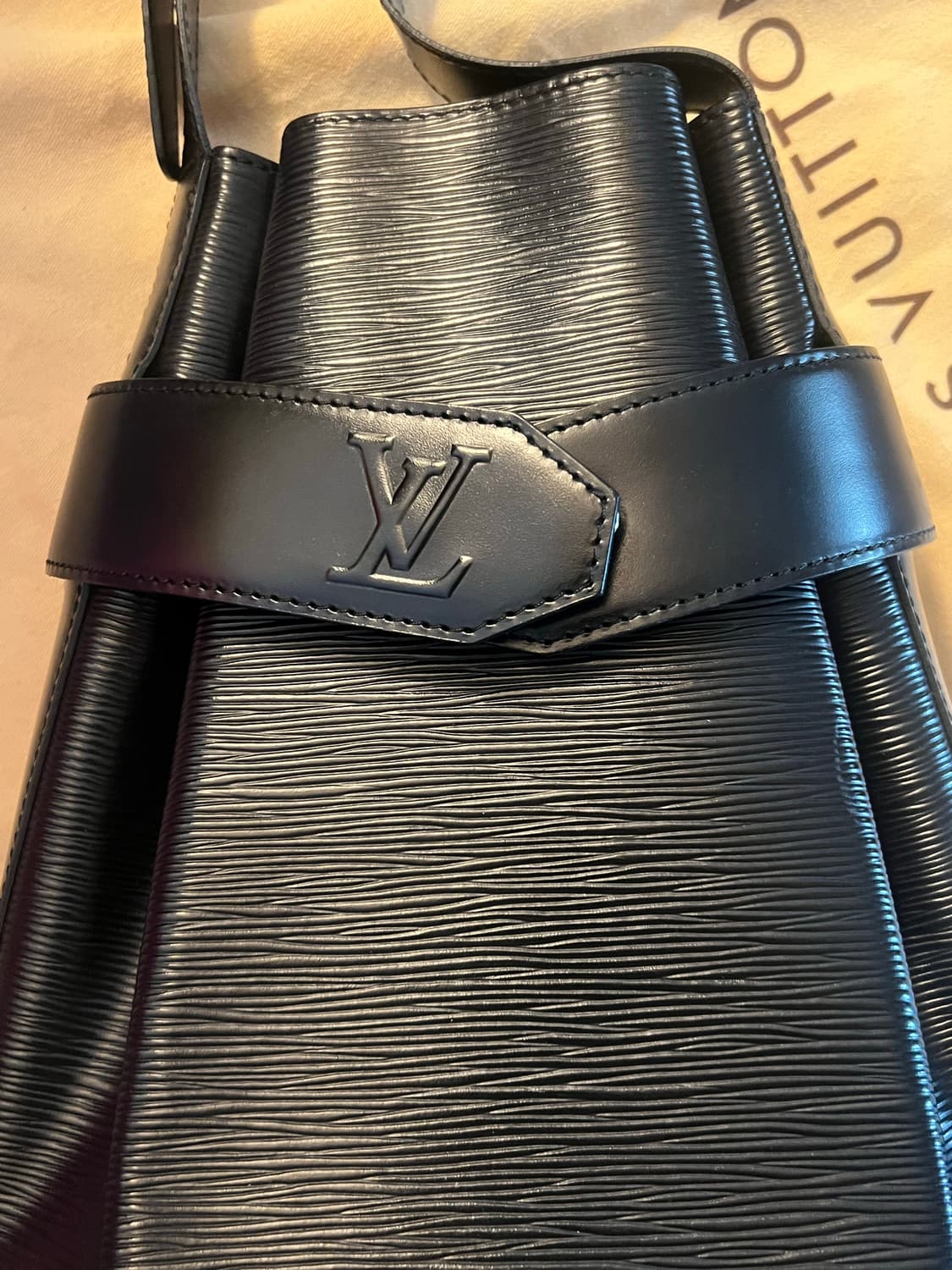 루이비통 에삐 삭데폴 PM 상품이미지2