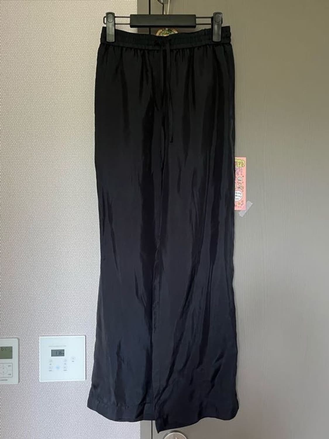 아모멘토 AMOMENTO 실키 밴딩 팬츠 블랙 상품이미지2