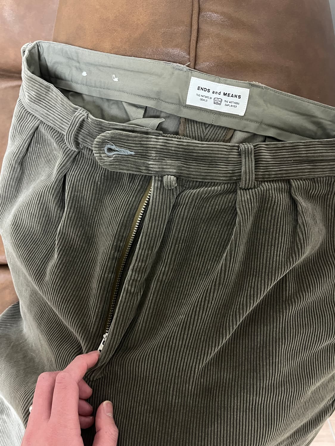 엔즈앤드민즈 그랜파 투턱 트라우처 카키 (L) 상품이미지6