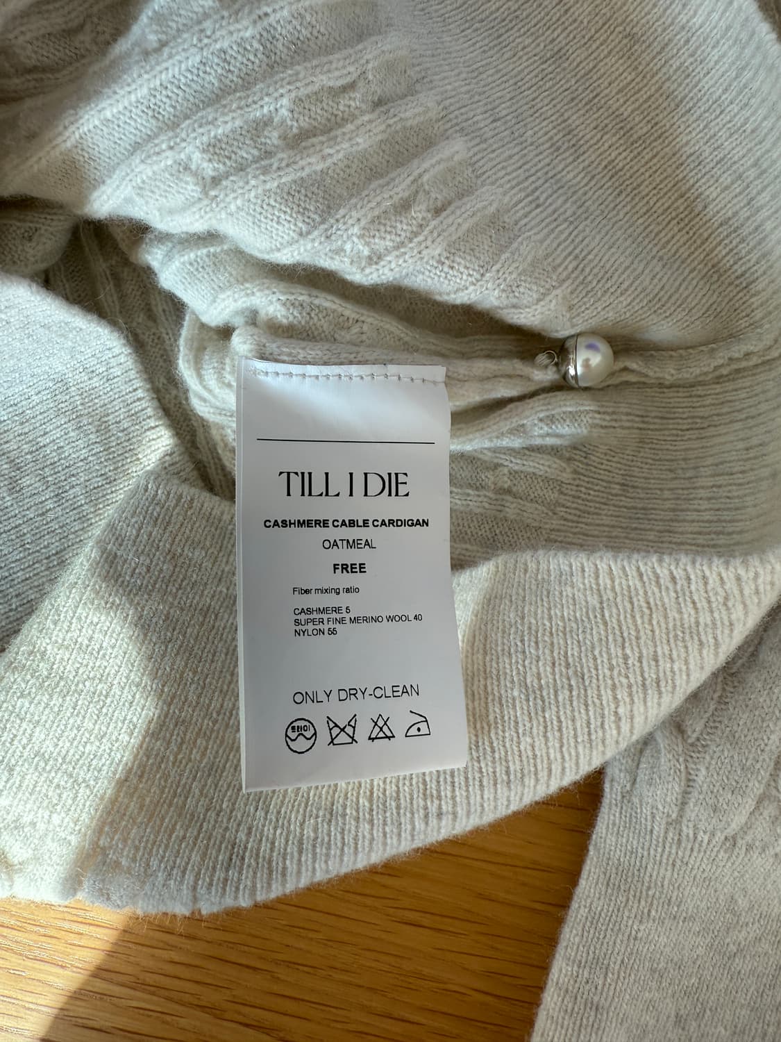 틸아이다이(TILLIDIE) 꽈베기 진주 가디건(캐시미어 블렌드) 상품이미지7