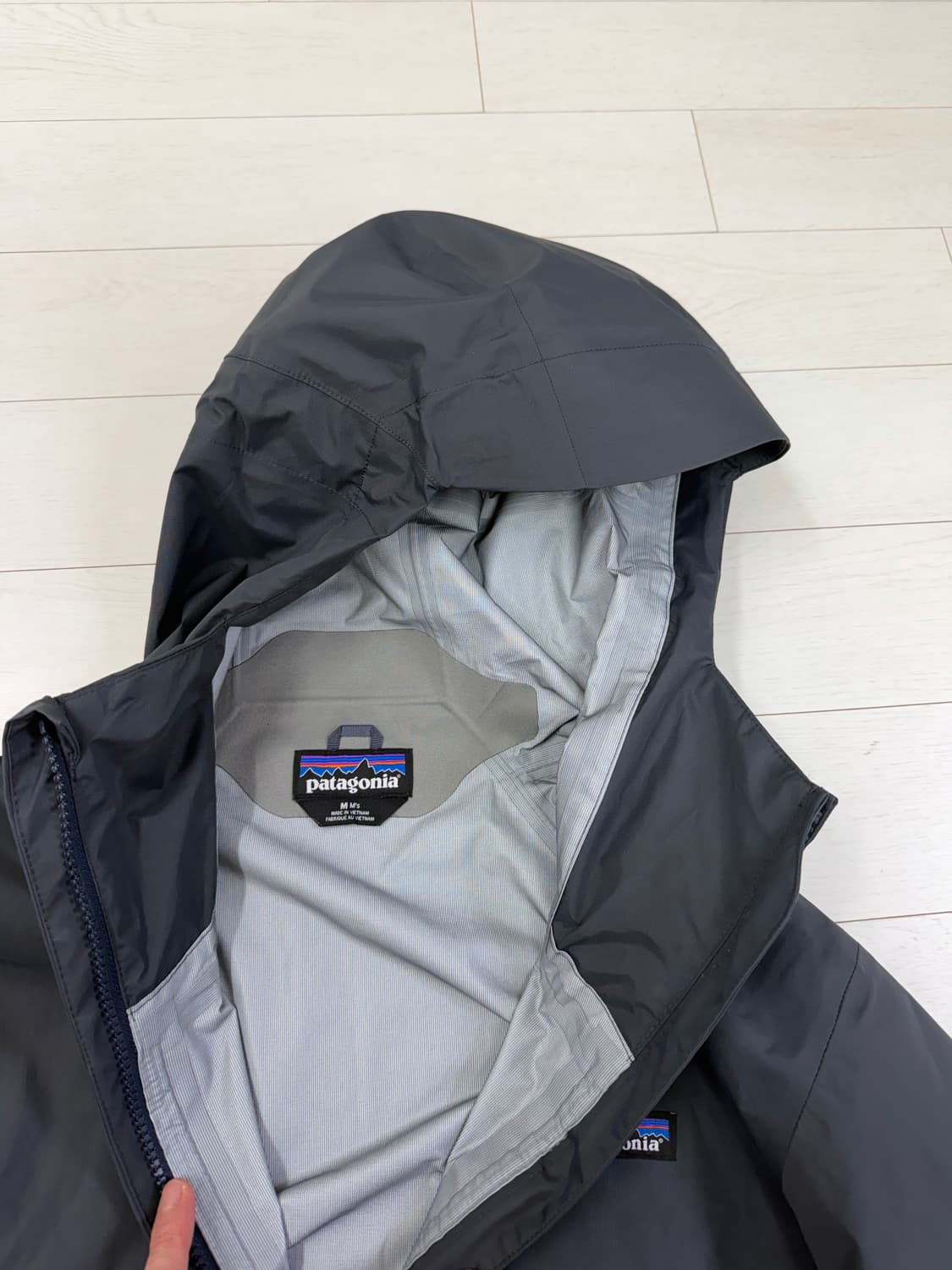 파타고니아 토렌쉘 M  사이즈 스몰더블루  상태 8.8/10  사진찍고  상품이미지4