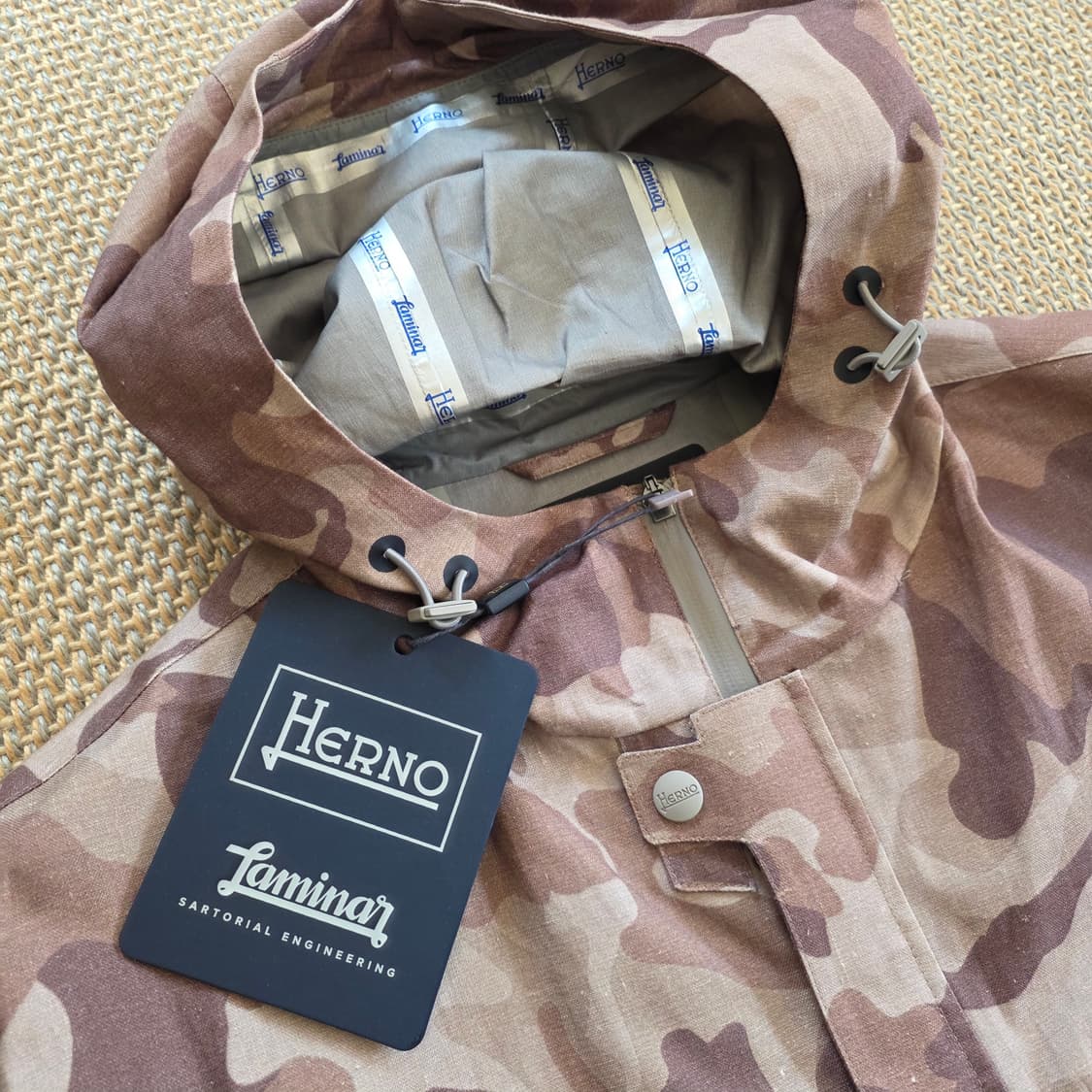 Herno Laminar 에르노 역대급 이탈리안 최상급 린넨 간절기 코트 상품이미지3