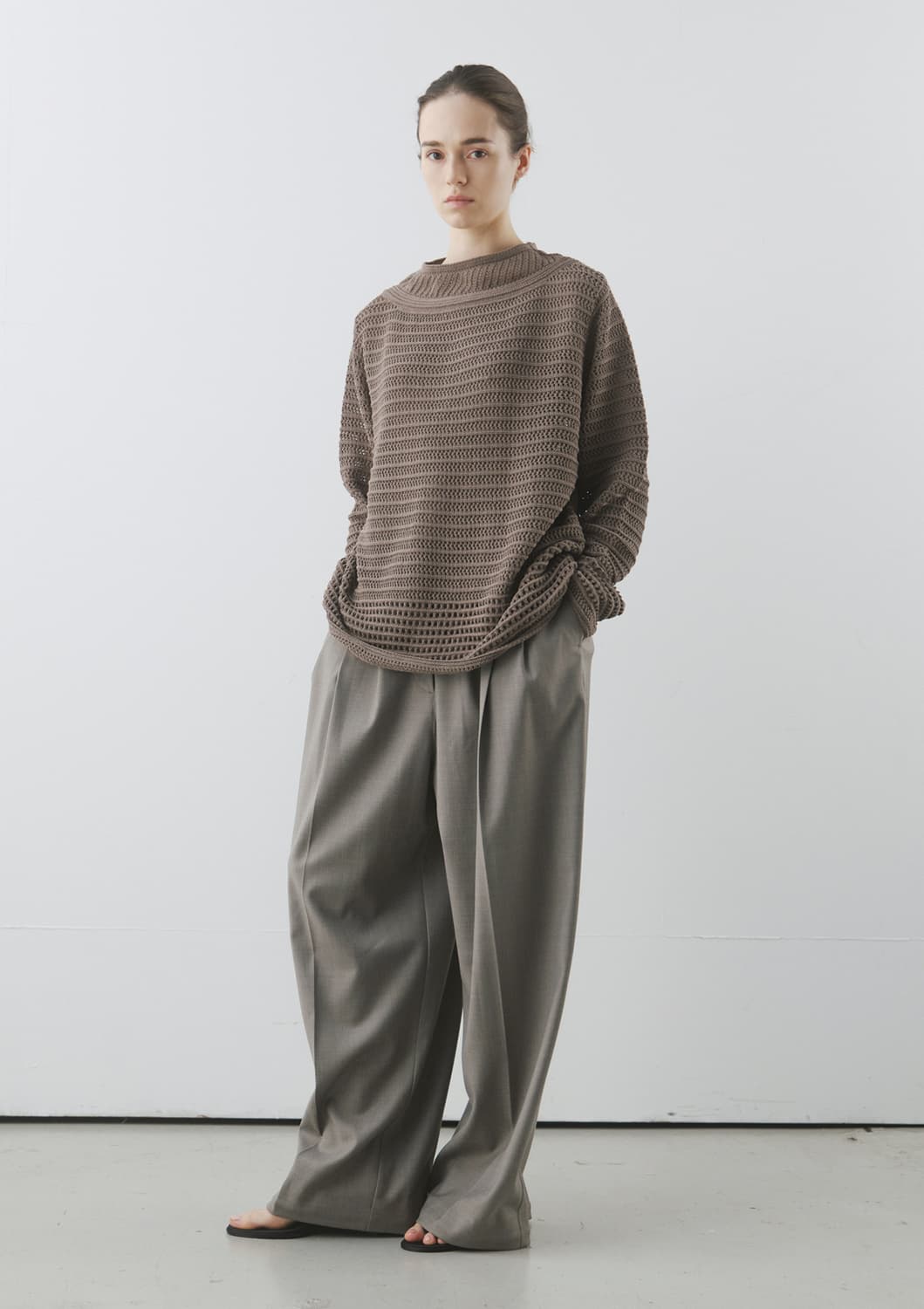 문달 Lilt Crochet Knit in Brown 상품이미지3