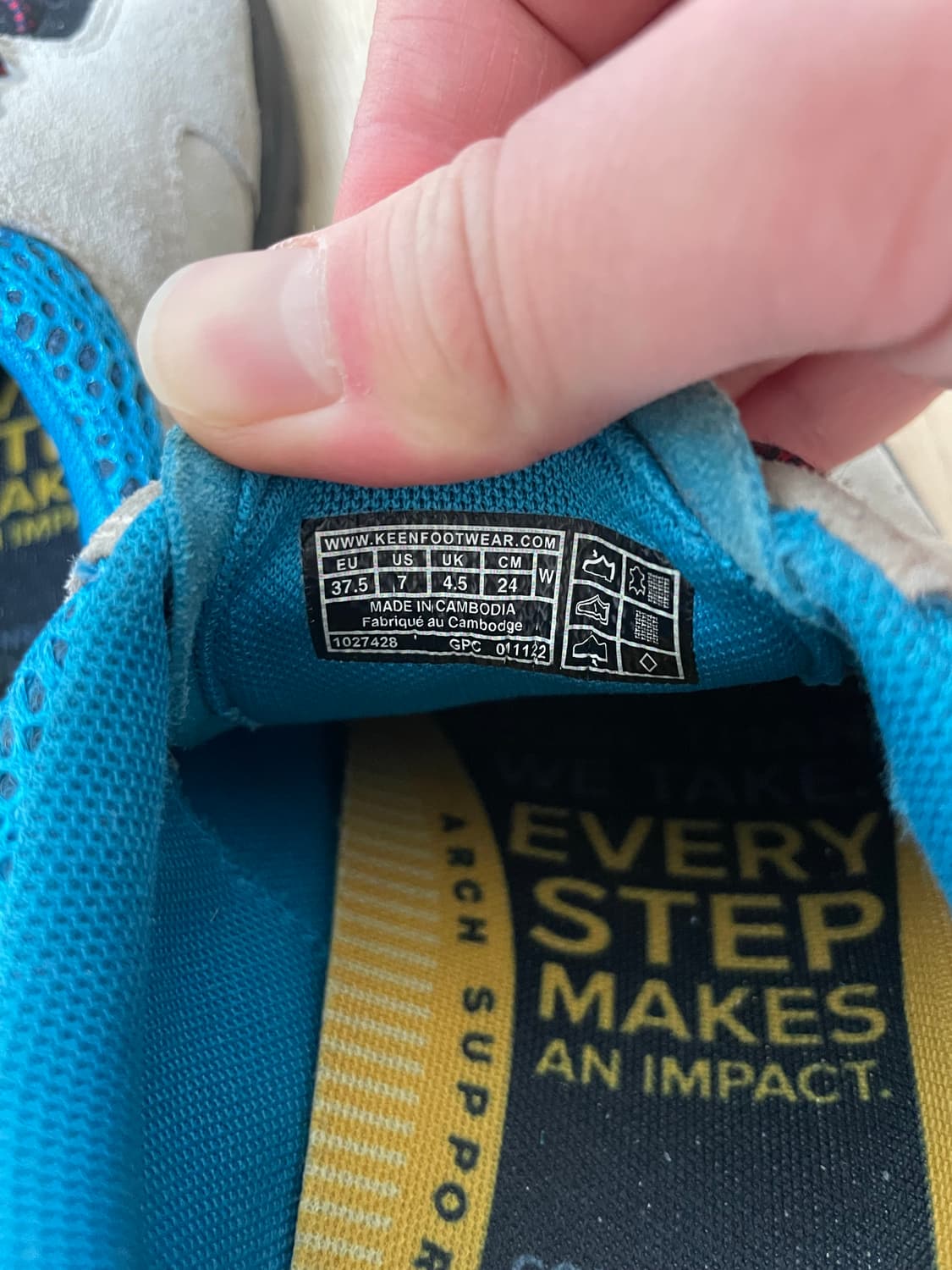 킨 KEEN 스웨이드 운동화 240 상품이미지7