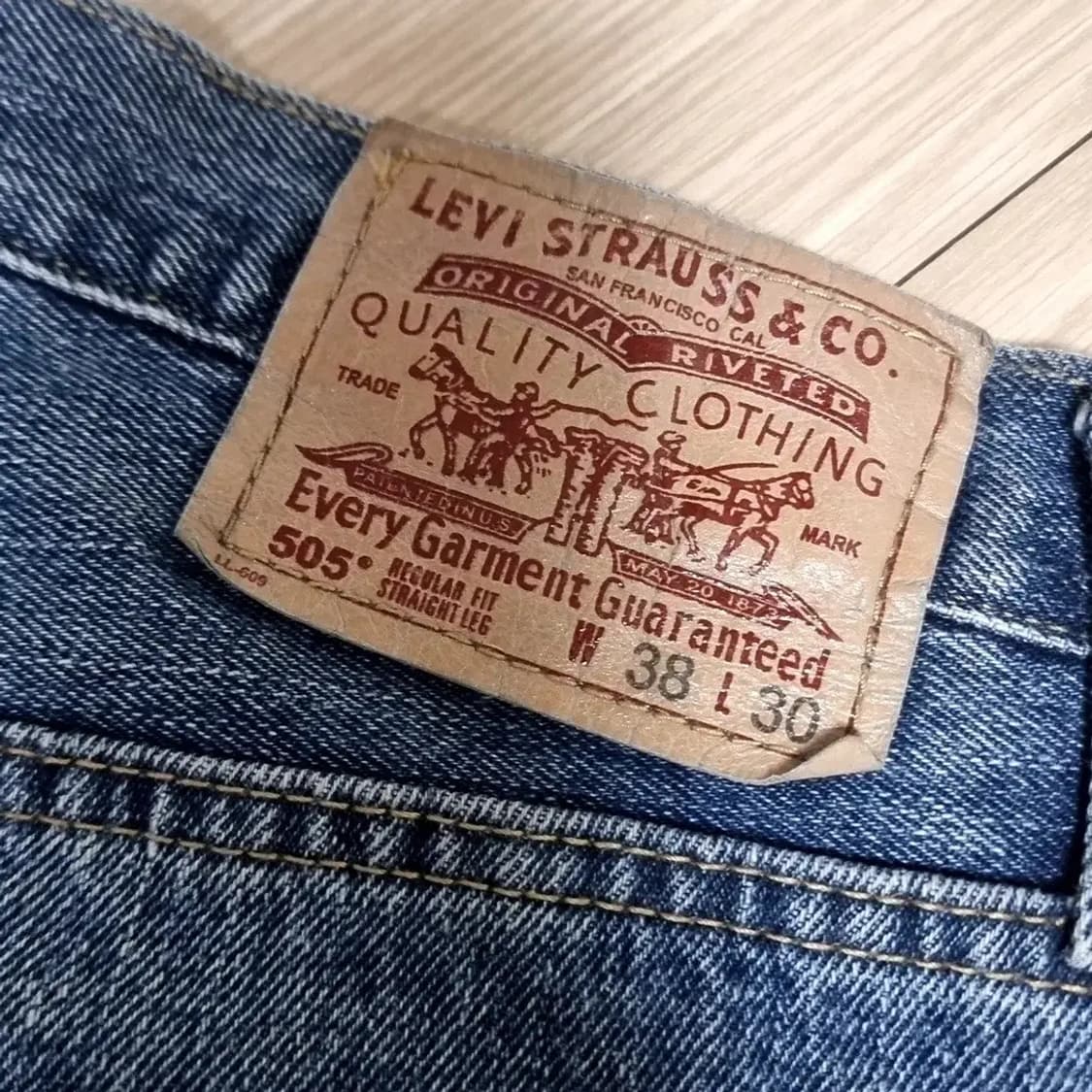 80-90년대 미국에서 생산된 리바이스 505 데님입니다. 38*30 사 상품이미지6