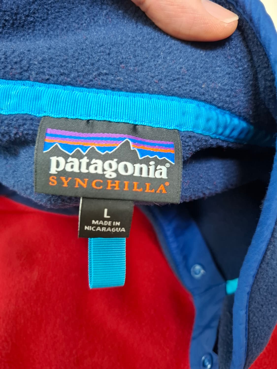 L 파타고니아 켄달제너 신칠라 네이비 레드 플리스 풀오버 상품이미지3