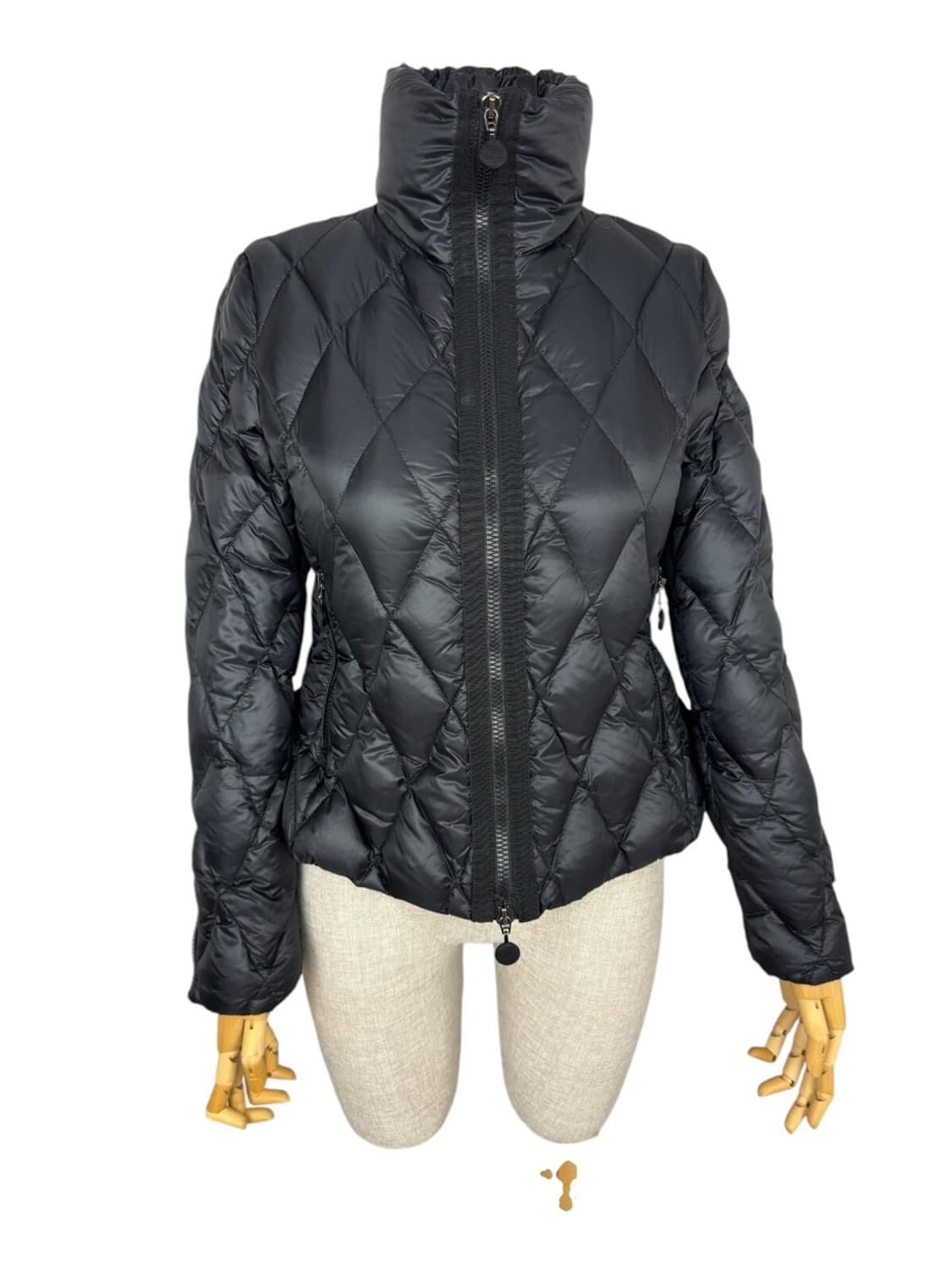 몽클레어 SANGLANTE GIUBBOTTO 프릴 다운 자켓 상품이미지10