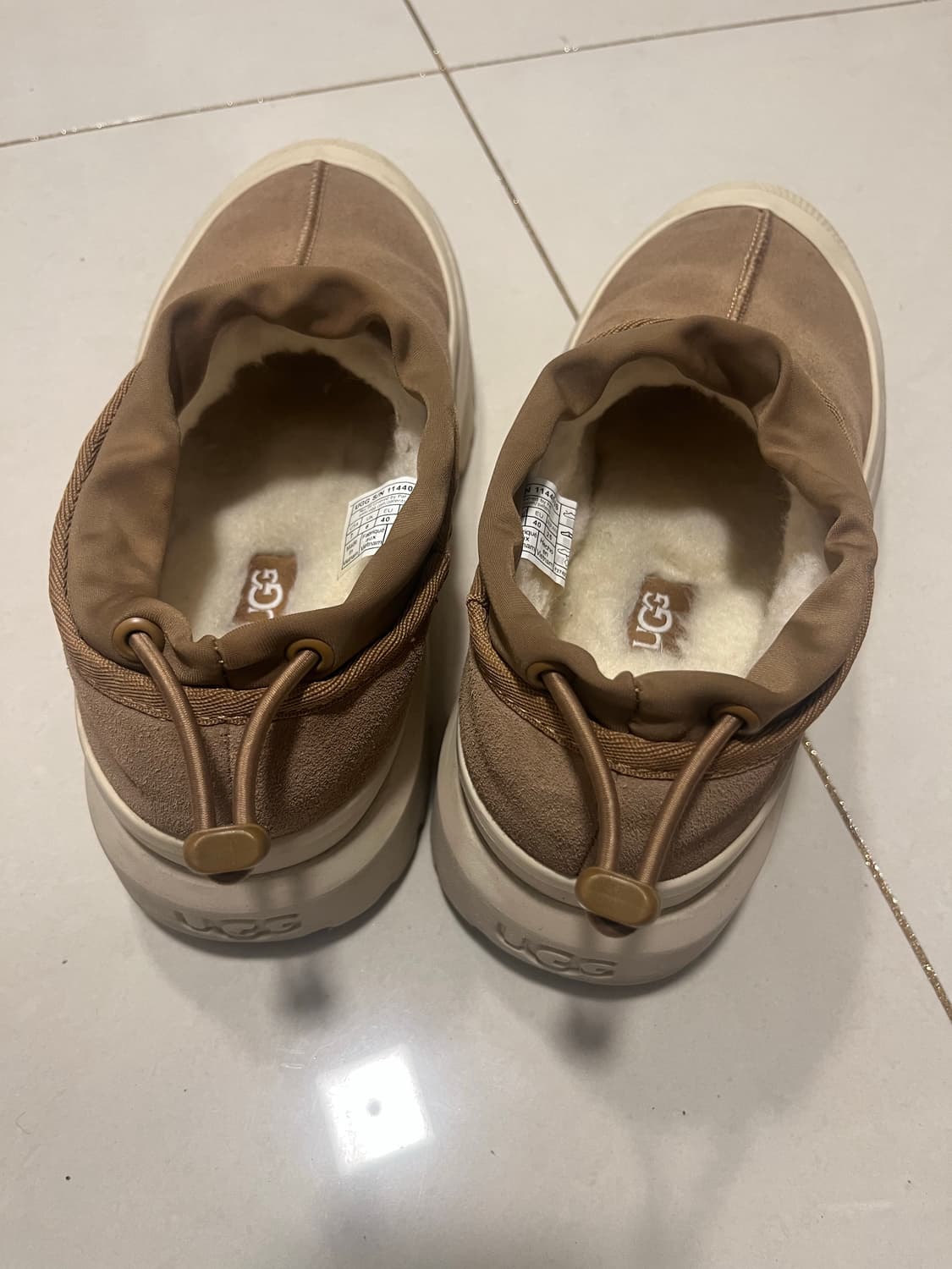 어그 타스만 하이브리드 250사이즈 상품이미지4