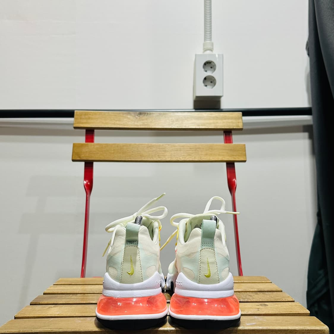 235) 나이키 운동화 여성 여자 신발 에어맥스 270 리액트 상품이미지4