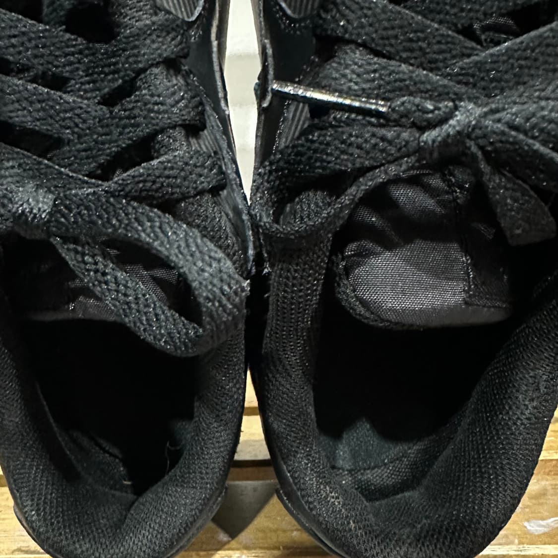 250) 나이키 운동화 남녀공용 신발 에어맥스90 올블랙 레더 상품이미지8