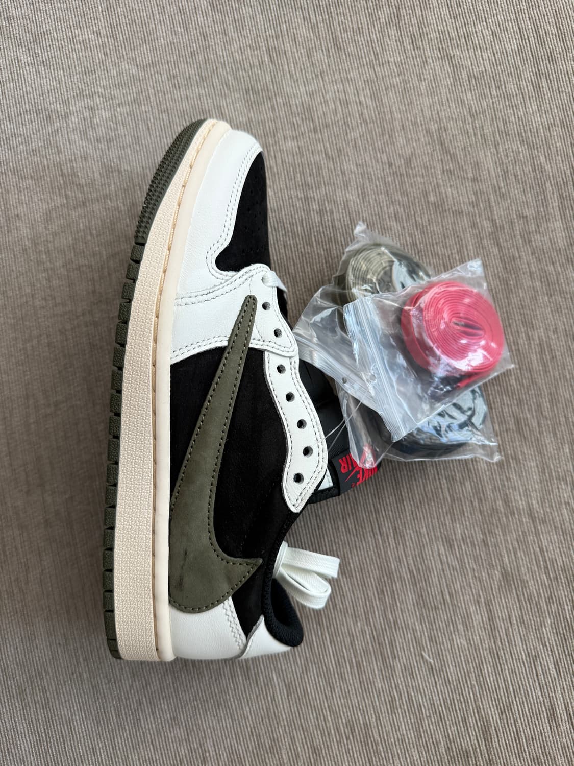 W230 조던 1 x 트래비스 스캇 레트로 로우 OG SP 미디움 올리브 상품이미지6