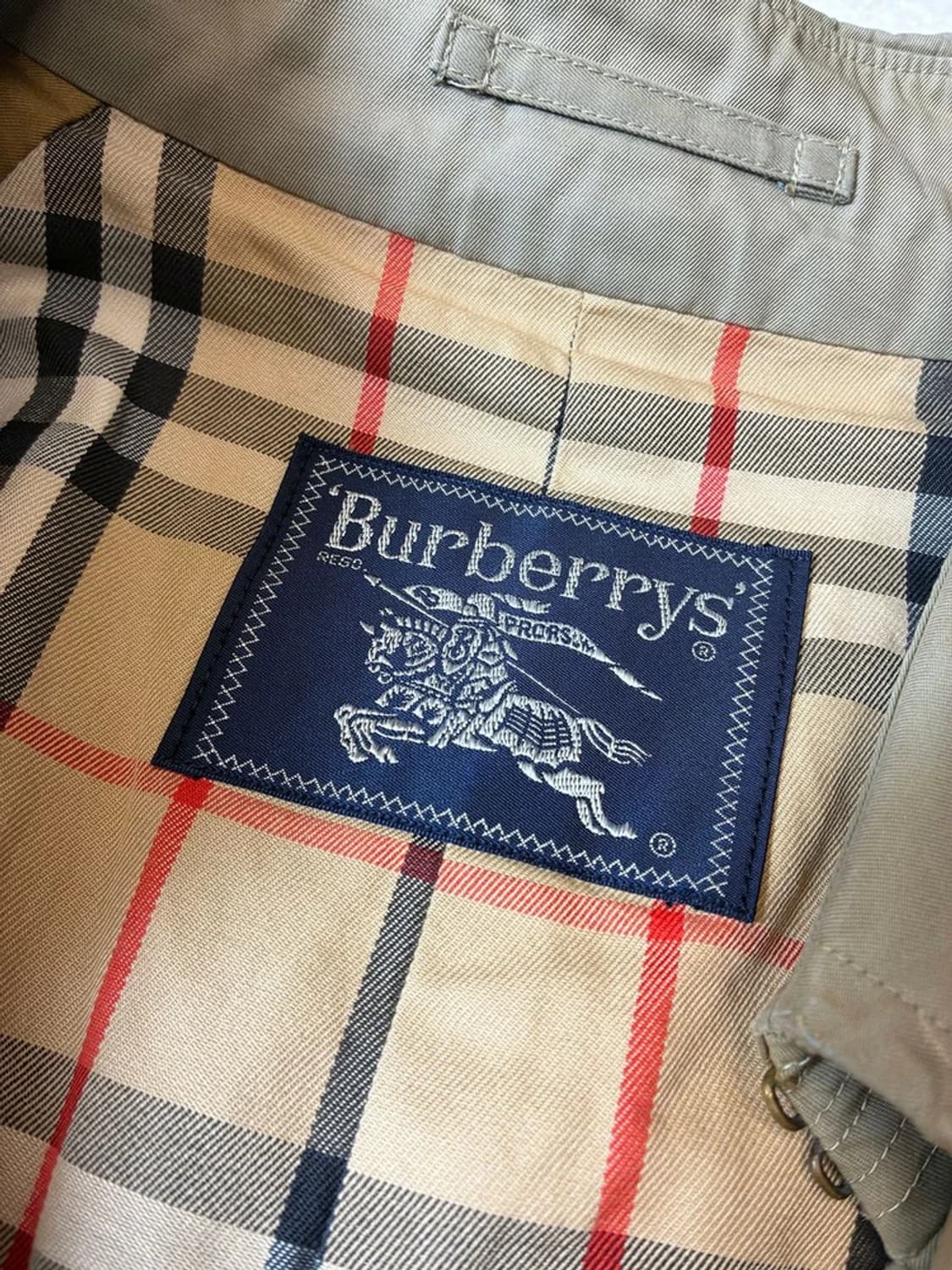 버버리 90's 싱글 견장 오버핏 트렌치 코트 PN7545 상품이미지8