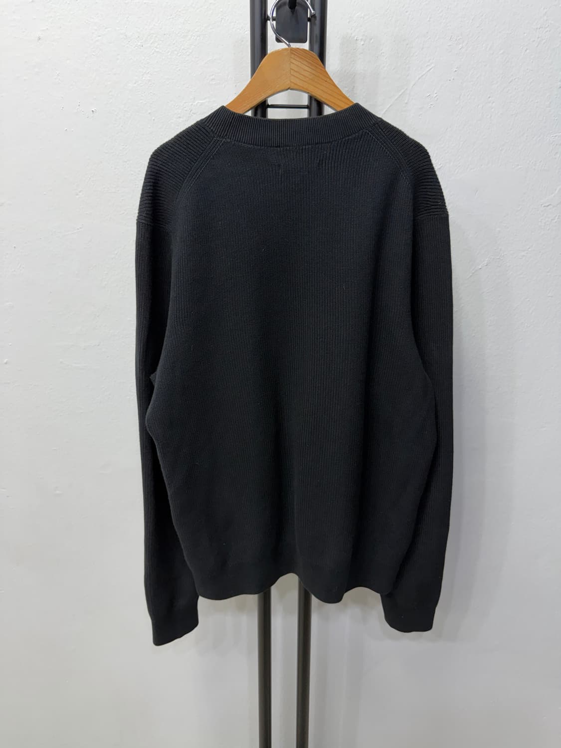 정품) COS 코스 남성 레귤러핏 블랙 니트 스웨터 M 상품이미지4