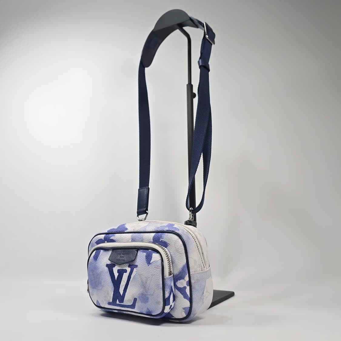 루이비통 모노그램 워터컬러 아웃도어 크로스백 상품이미지1