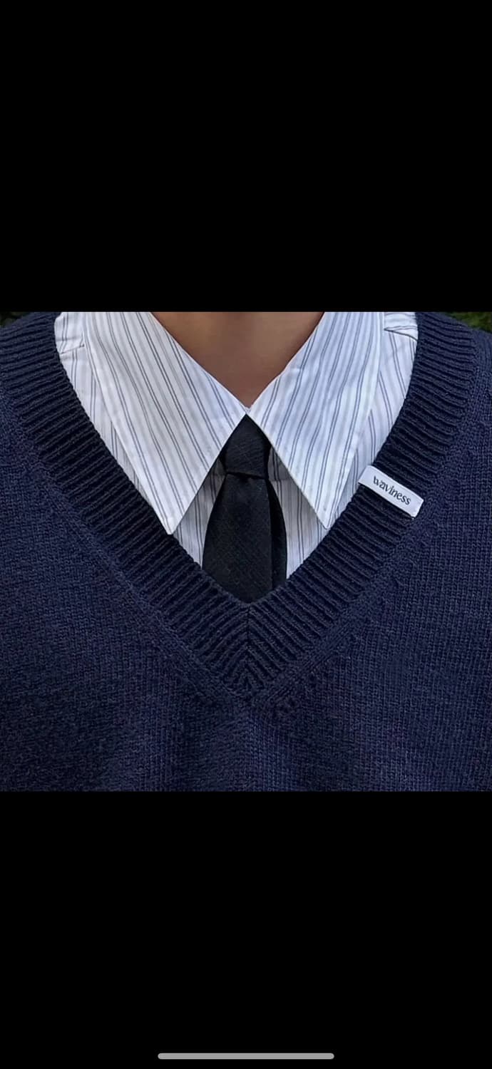 웨이비니스 Heuriger V- Navy SIZ neck Knit - 1 상품이미지1