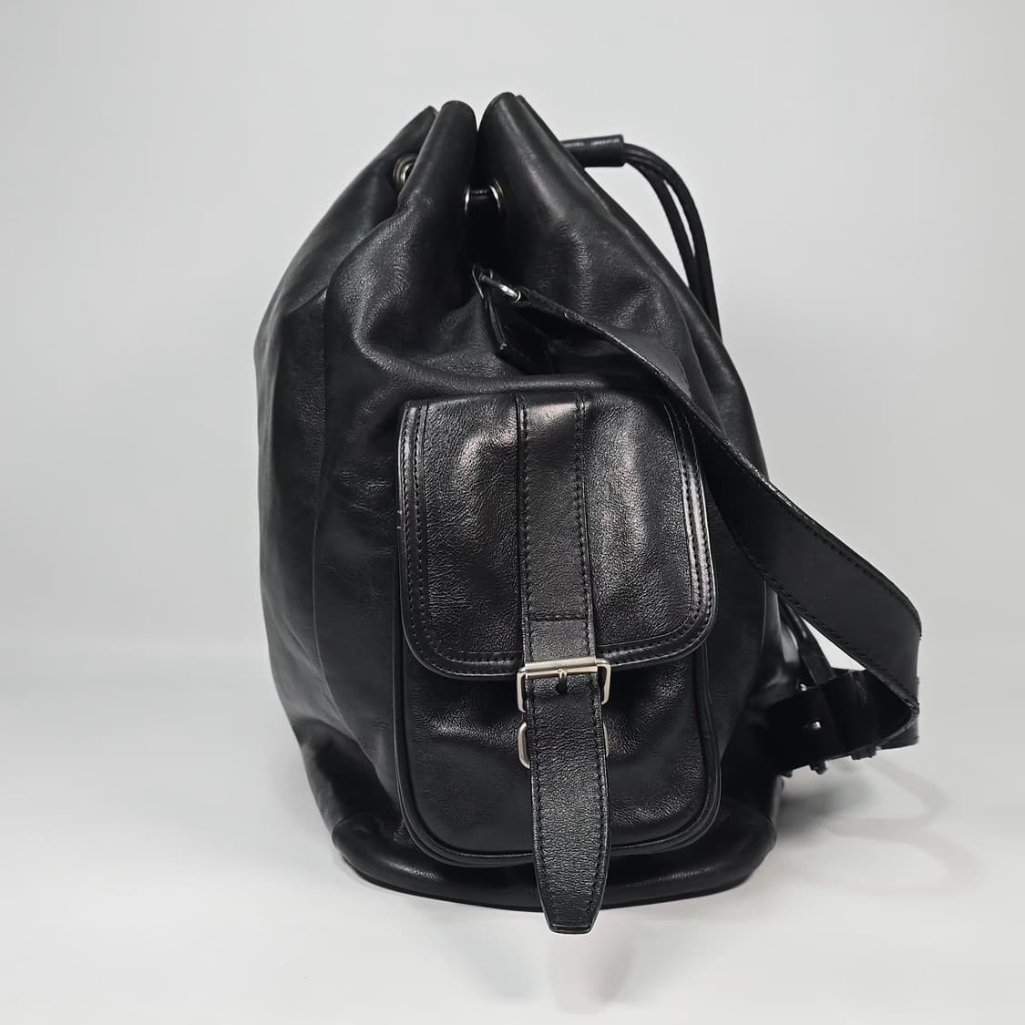 생로랑 드로우스트링 크로스 숄더 버킷백  상품이미지4