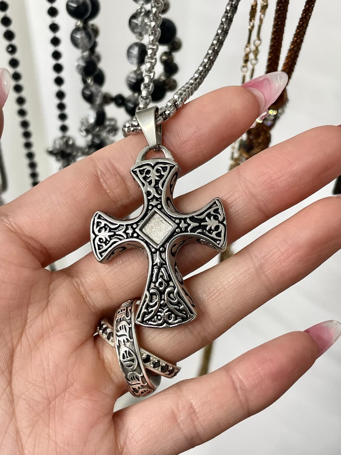 엔틱 십자가 패턴 네크리스 상품이미지2