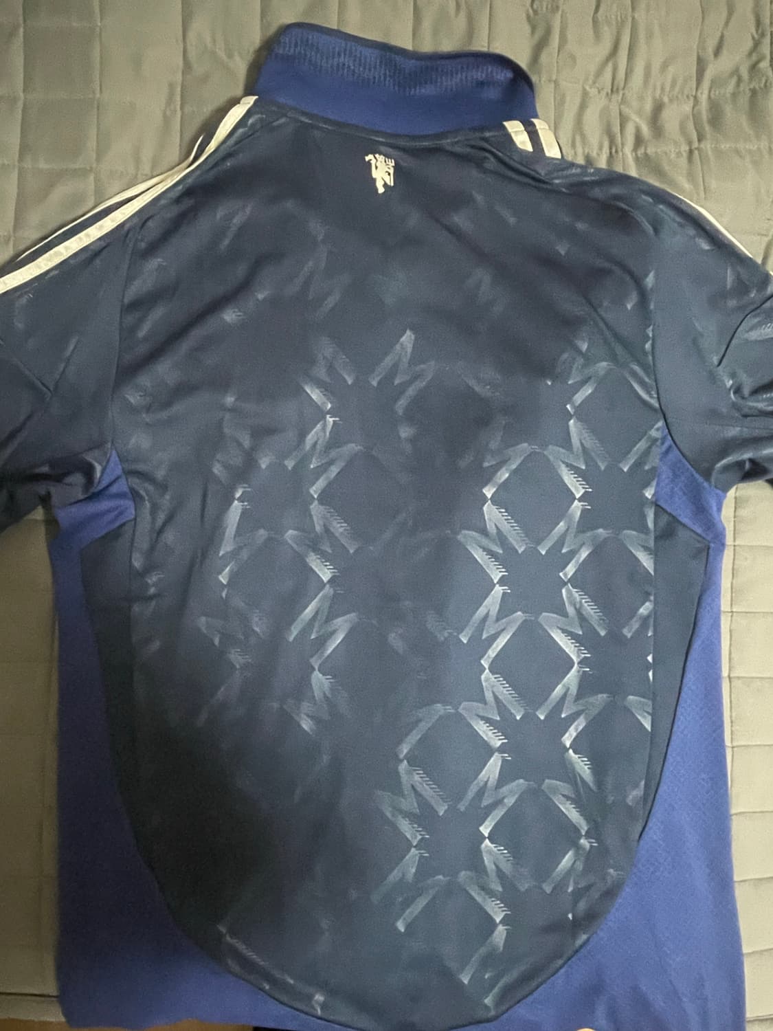 맨유 어웨이 24-25 유니폼 상품이미지3