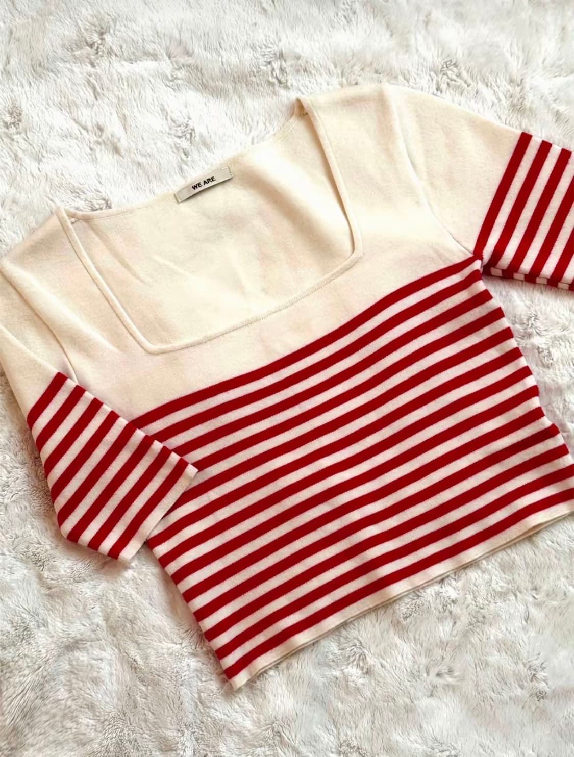 레드 단가라 포인트 스퀘어넥 세미크롭 반팔 니트 상품이미지1