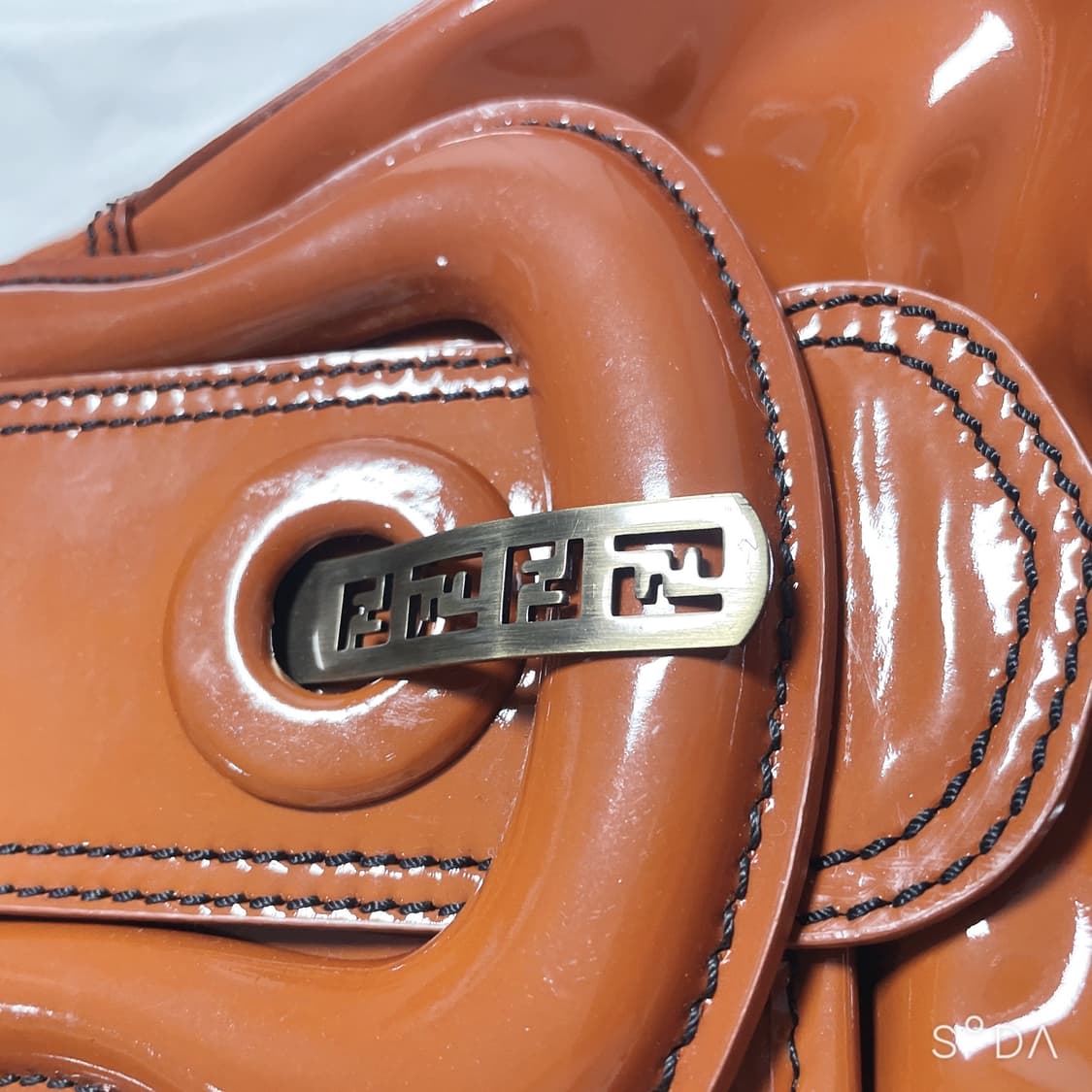 펜디 브라운 페이던트 B백 체인 숄더백 상품이미지4