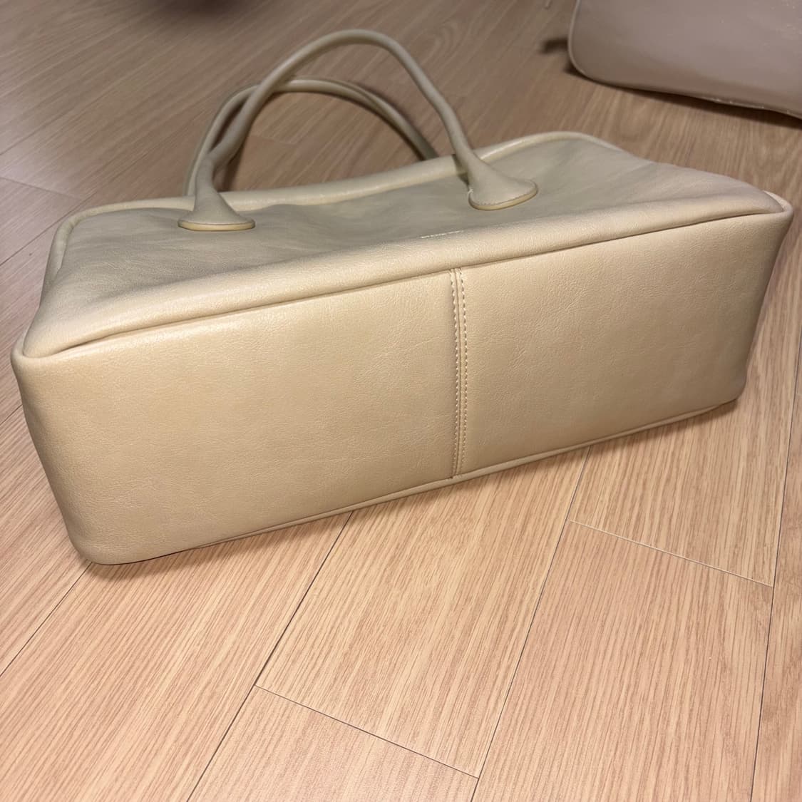 스탠드오일 모모백 라지 버터 상품이미지3