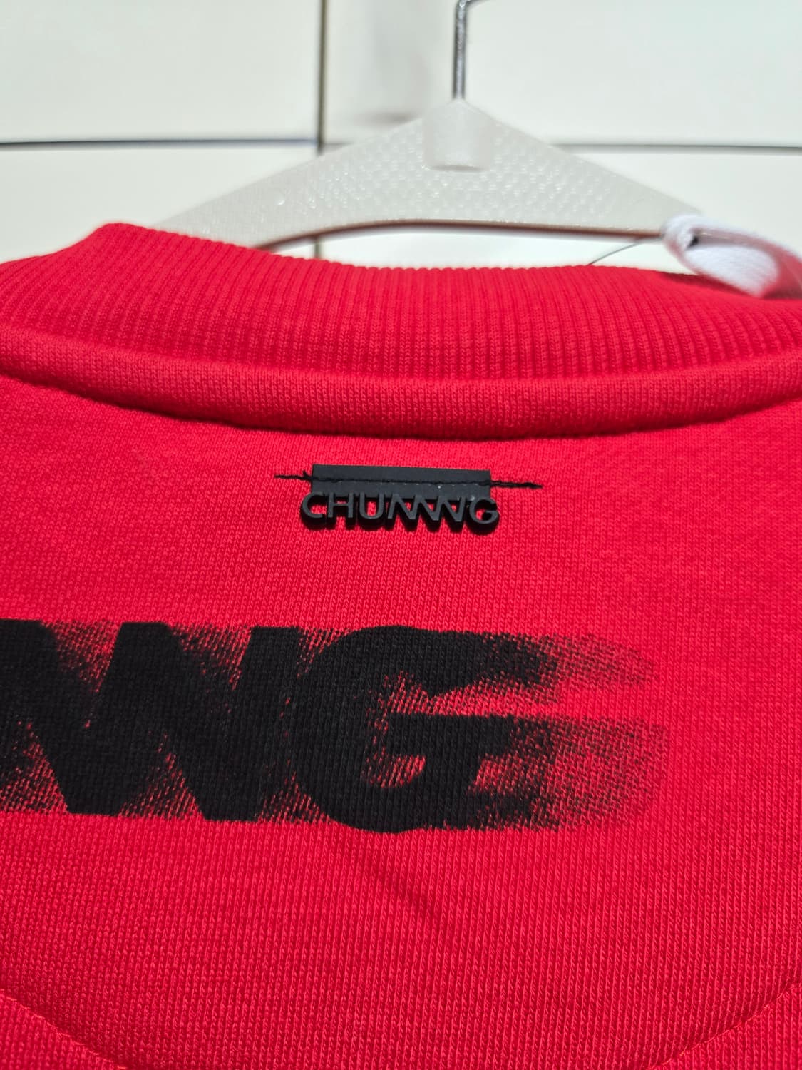 CHUNNNG 로고 그래픽 프린트 맨투맨(택달린새상품) 상품이미지6