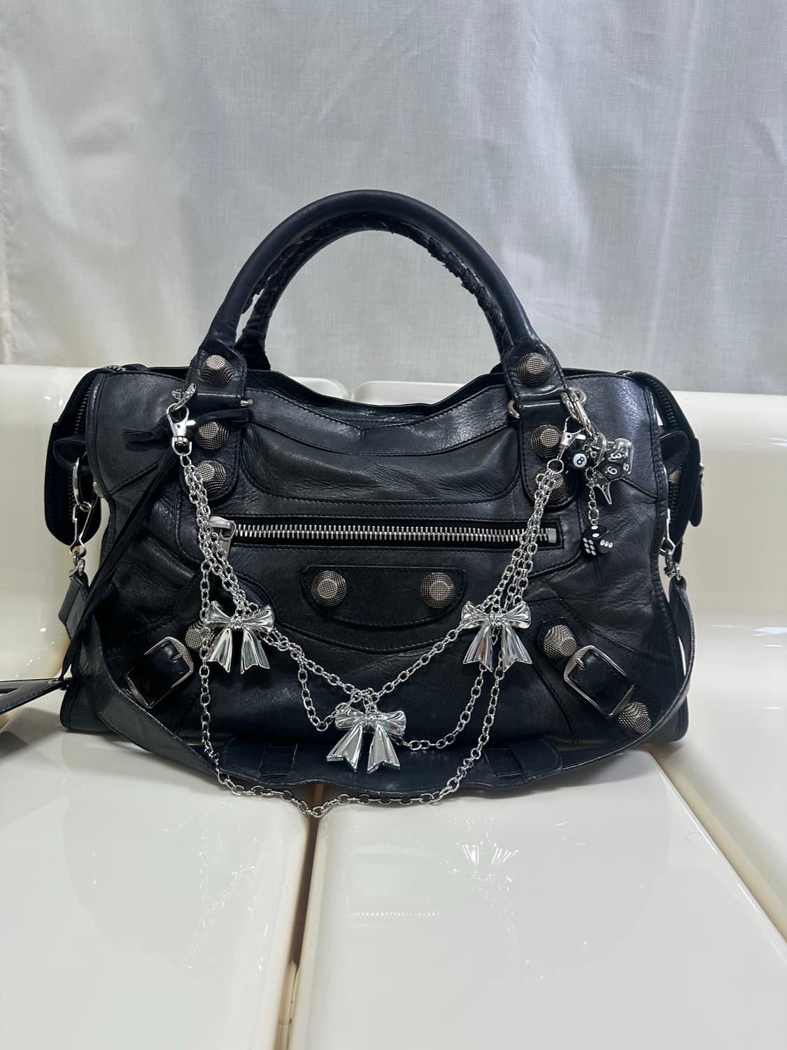 [A 정품] 발렌시아가 자이언트 시티 모터백 미디움 블랙 상품이미지2