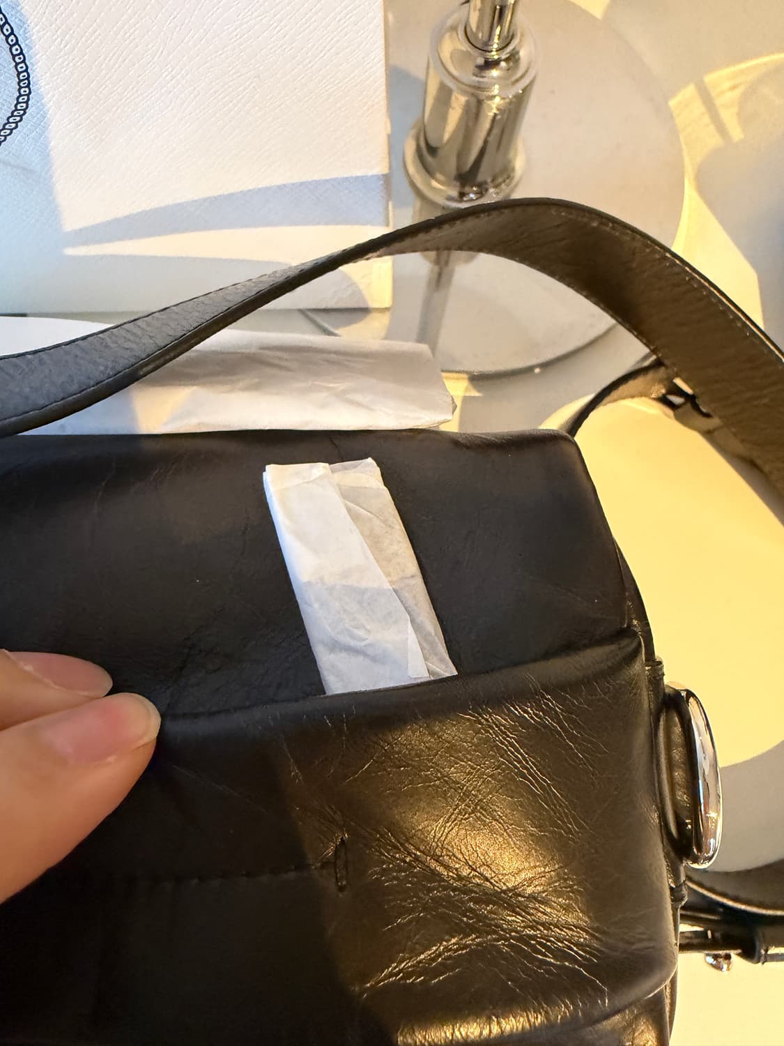 [새상품]프라다 25fw앤티크 가죽숄더백 상품이미지6