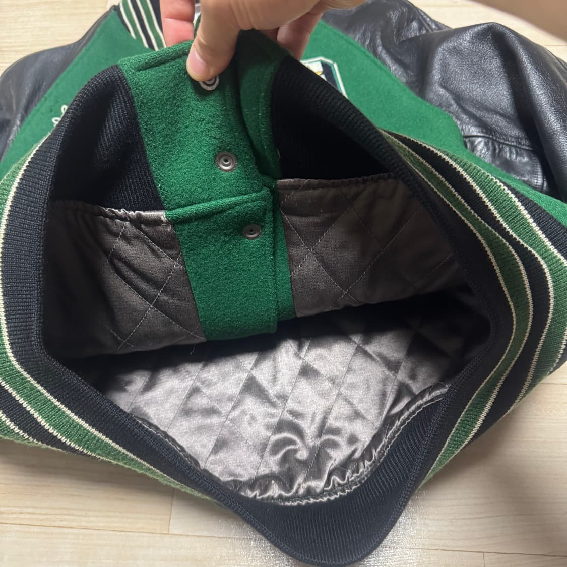 [A급] 화이츠빌 바시티 자켓 판매합니다 상품이미지5