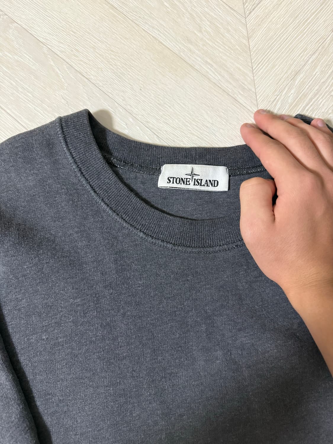 스톤아일랜드 맨투맨 그레이  상품이미지5
