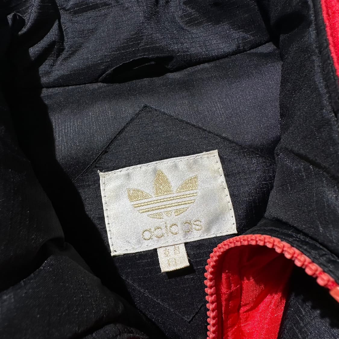 아디다스 90’s 올드스쿨 로고 견장 숏패딩 상품이미지5