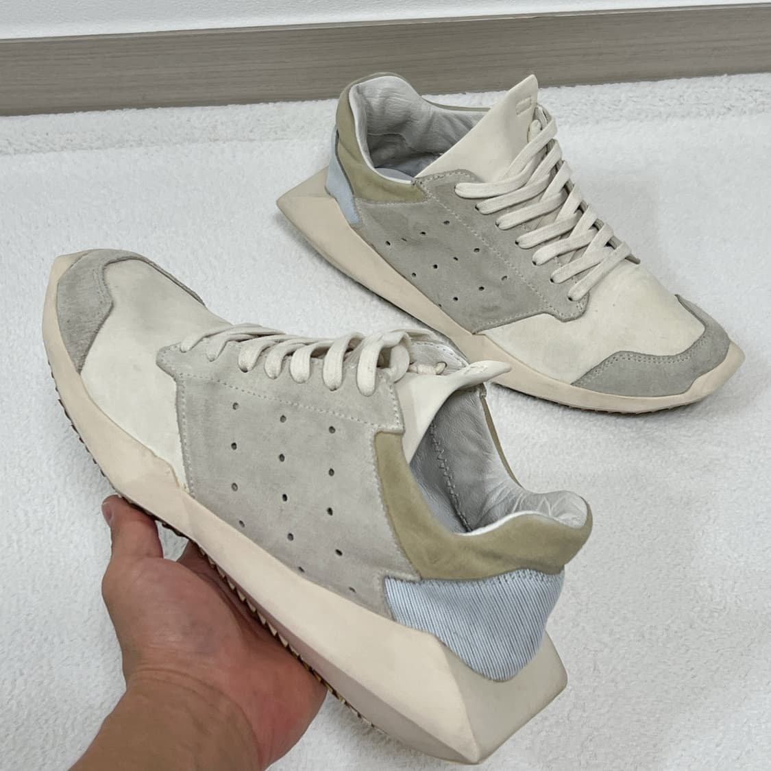 릭오웬스 아디다스 테크러너 화이트 상품이미지4