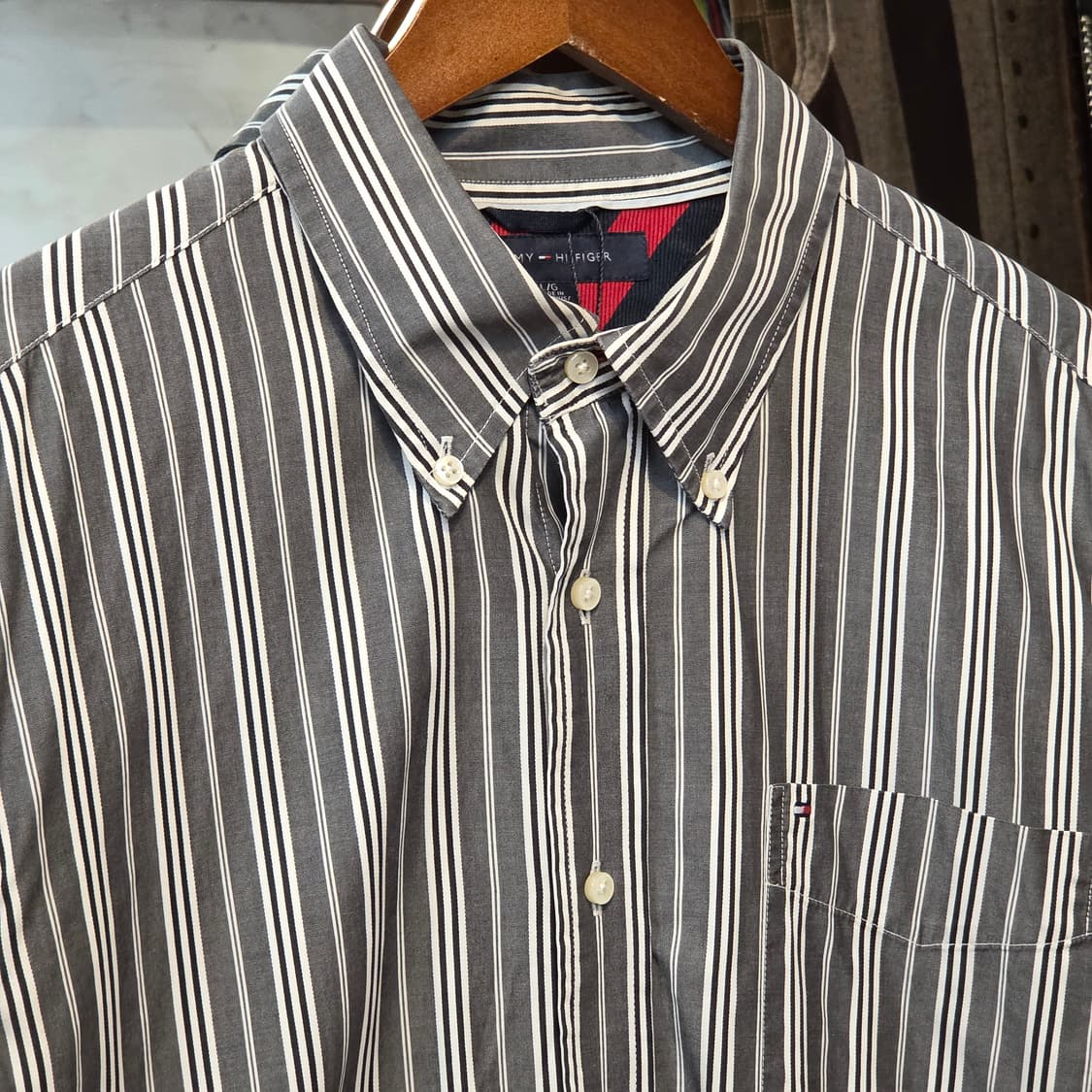 타미힐피거 그레이 스트라이프 오버핏 셔츠 상품이미지2