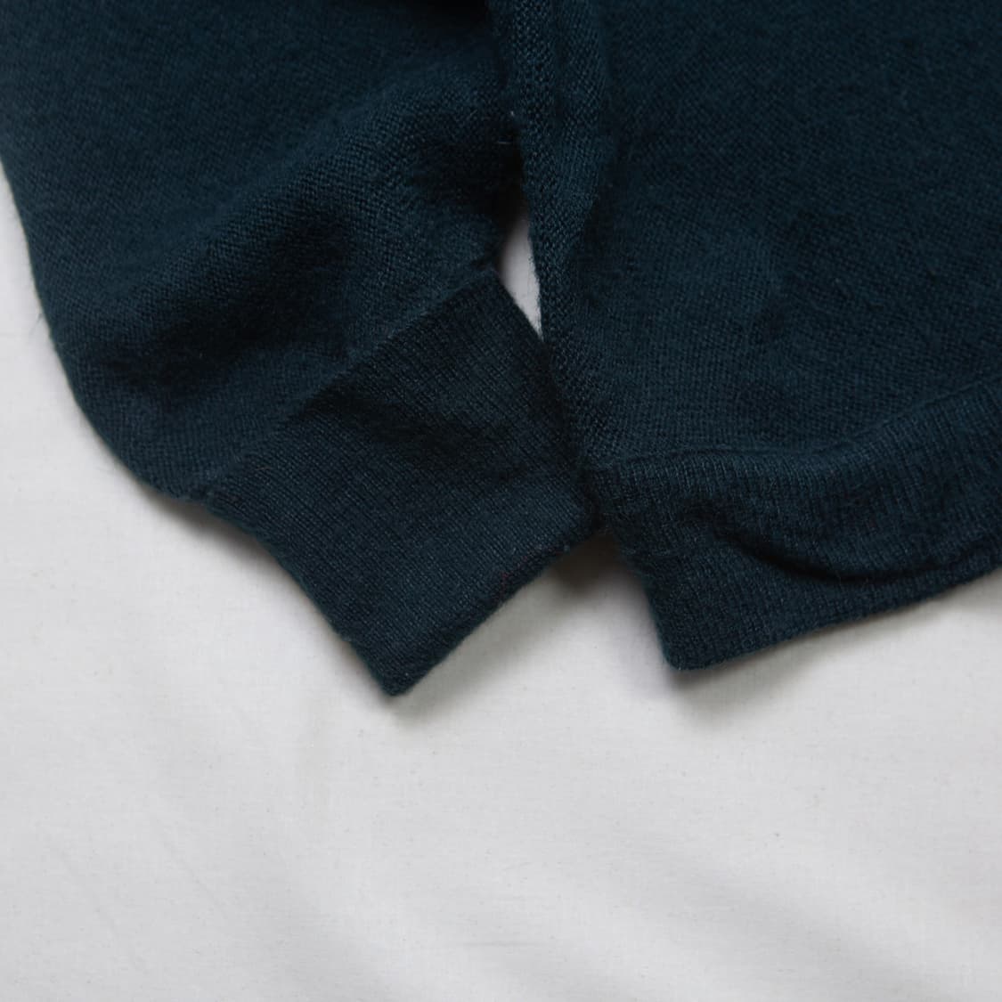 60s IZOD 라코스테 올른 아크릴 V넥 스웨터 딥 그린 상품이미지4