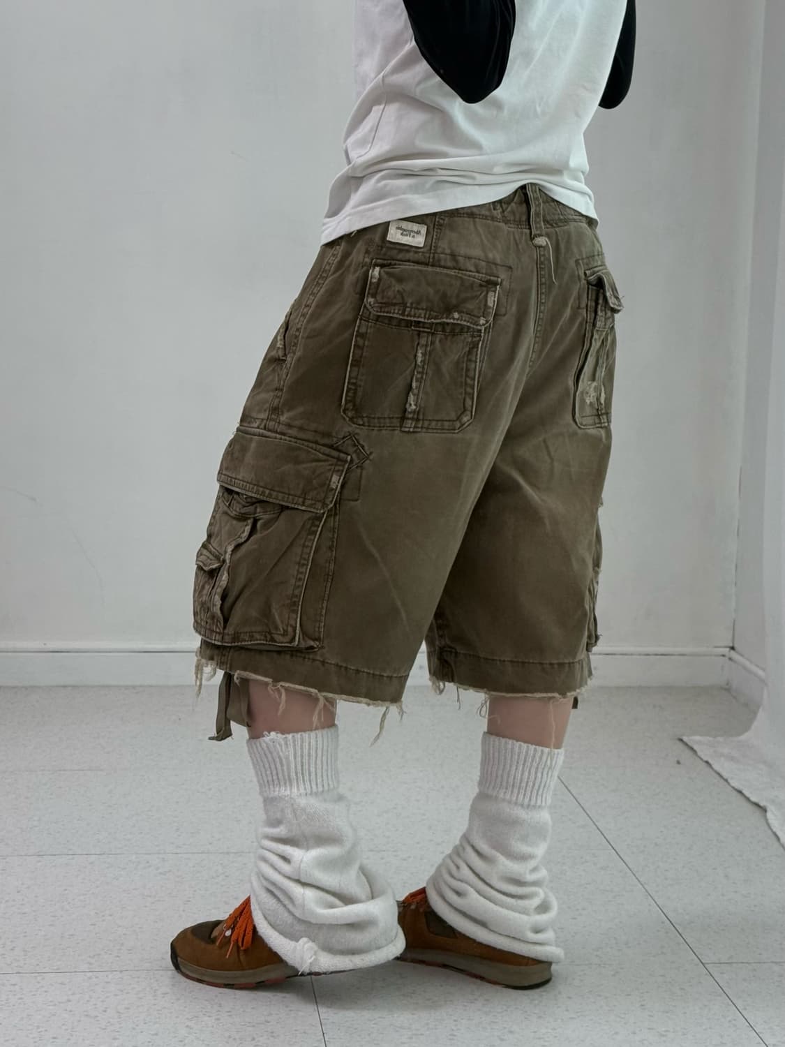 아베크롬비 카키 브라운 버뮤다 팬츠 상품이미지3