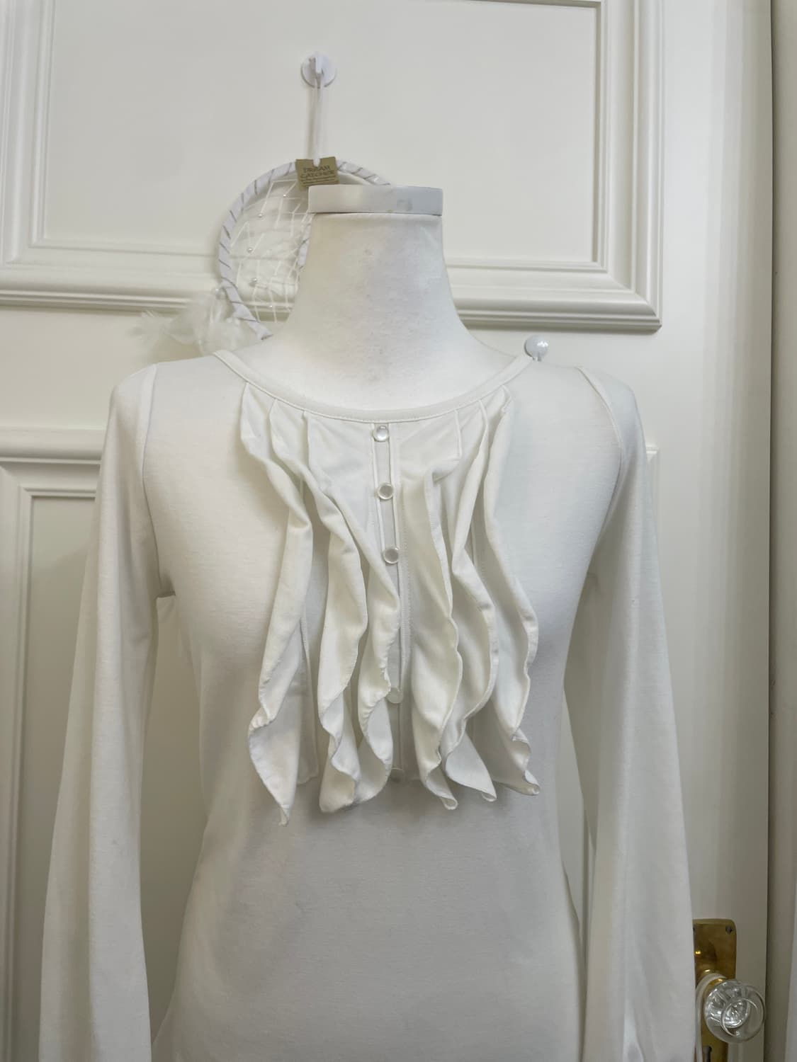 white ruffle point puff sleeve top&beige 상품이미지9