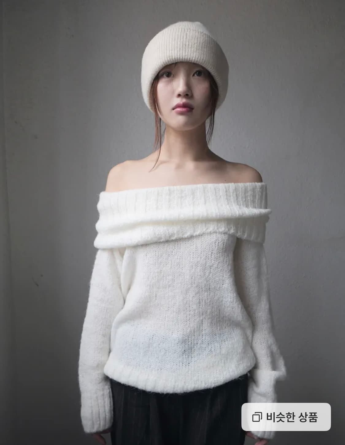 아이보리 오프숄더 니트 상품이미지1