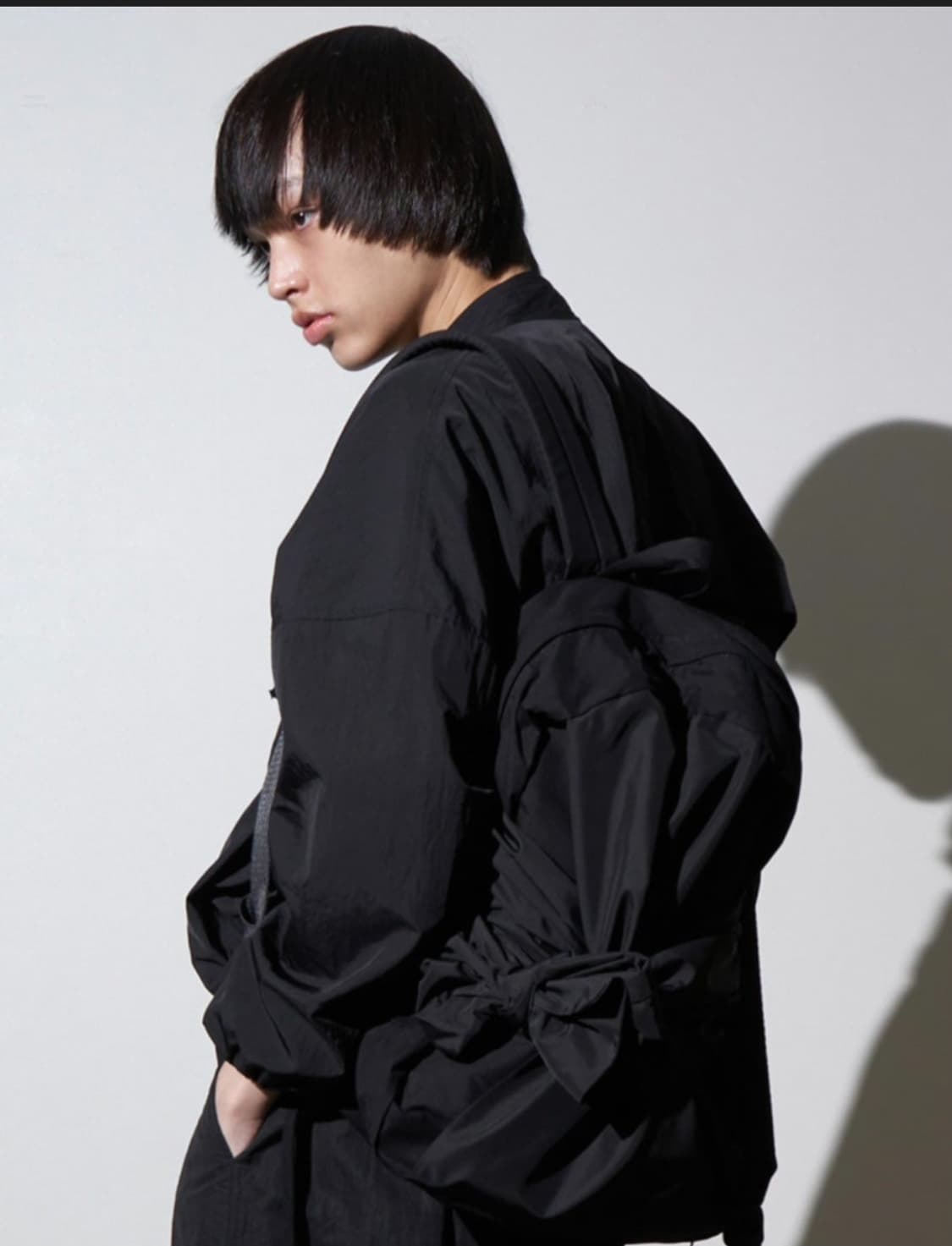 이우가마카라스 노티드 백팩 초판 상품이미지2