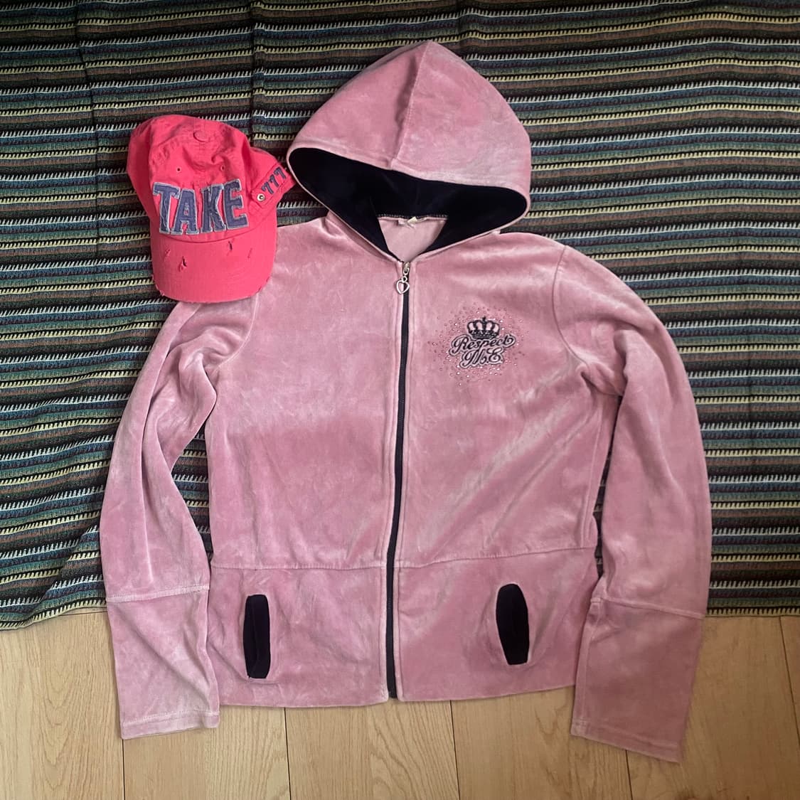 (모자서비스)쥬씨꾸띄르 큐빅벨벳 후드집업 상품이미지3