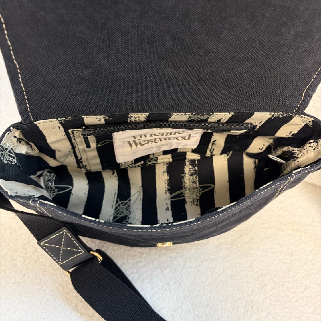 비비안웨스트우드 캔버스 크로스 숄더백 상품이미지6