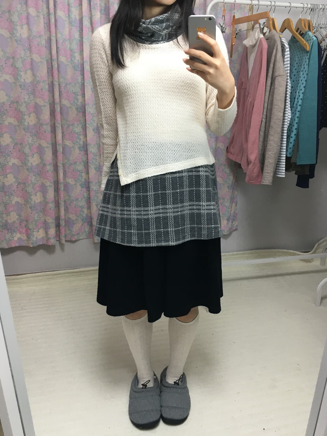 아이보리 체크 레이어드 니트 상품이미지3