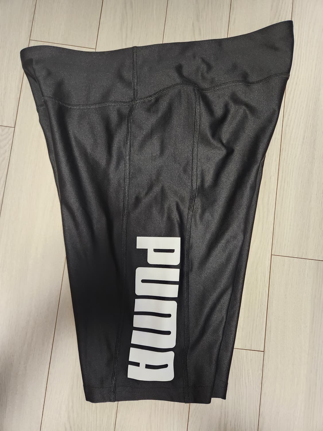 푸마  블랙 레깅스 남성용 반바지 사이즈L(미사용)

속바지나 자전거 바 상품이미지2